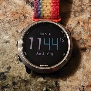 Garmin Forerunner 654 MUSIC Smartwatch *READ DESCRIPTION*